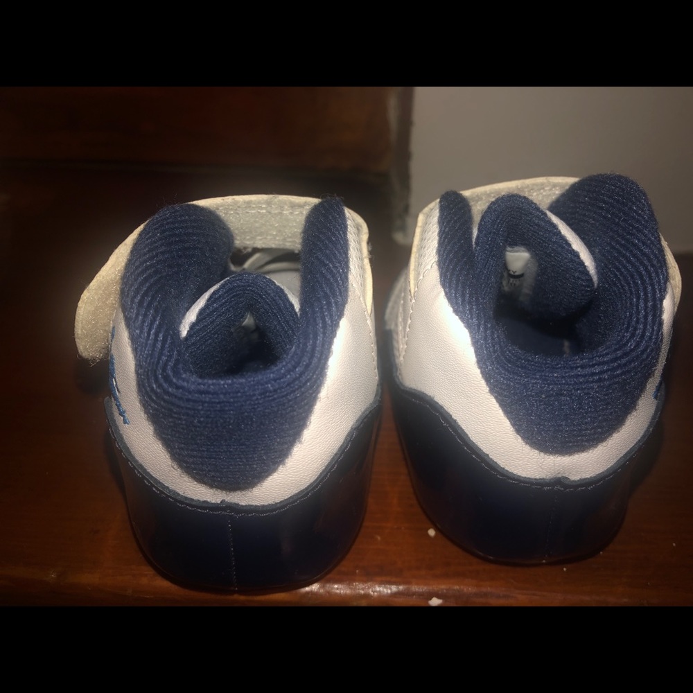 Jordan Retro 11 size 4C Like New - Picture 3 of 5